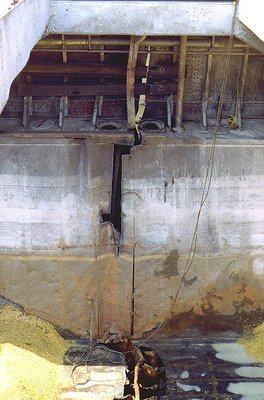 S.S. Beechglen stbd side No 3 crack.jpg