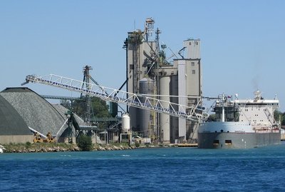 2016-07-23l Manitoulin.jpg (104.04 KiB) Viewed 1788 times Close up of Manitoulin unloading grain at the Sarnia Government Dock.