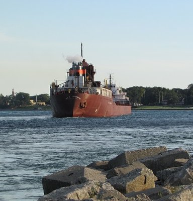 Lee A. Tregurtha making the big turn after coming under the Bluewater Bridges, on her way to the AK Rouge plant.