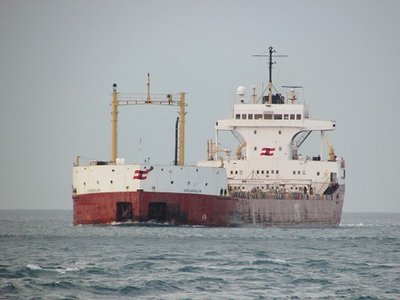 2016-09-13g Cedarglen.jpg (83.6 KiB) Viewed 1519 times As daylight diminished, Cedarglen came off Lake Huron, with a load of grain for Montreal.