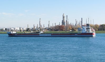 The saltie Finnborg (Netherlands) was leisurely cruising (as in barely moving) up river to her Chicago destination.