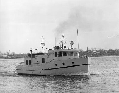 Temeraire black and white underway.jpg (30.08 KiB) Viewed 1666 times Temeraire black and white underway.jpg