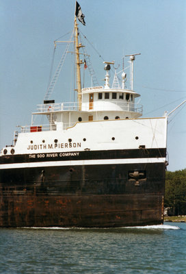 Nice looking ole boat!
