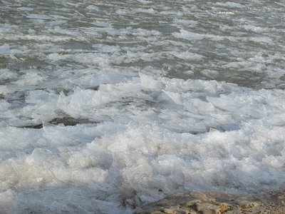 2017-03-12c.jpg (272.37 KiB) Viewed 2229 times A jumble of ice shards along Lake Huron's shoreline.