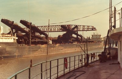 No matter what I did I couldn't get the whole Northern Venture in the photo. Unloading in Conneaut. We're waiting for her to depart.