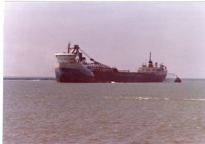 Tarantau inbound Conneaut to load coal.