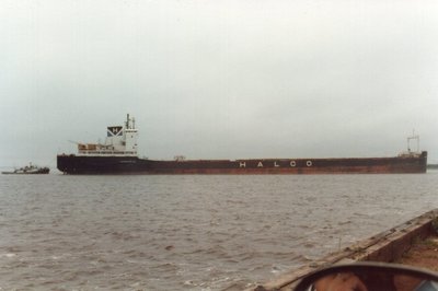 Inbound Duluth with tugs Sioux and Dakota.