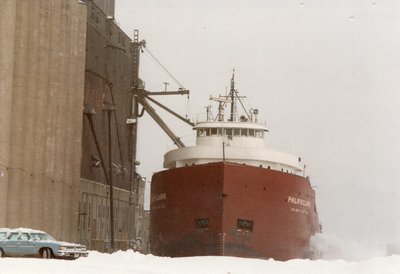 Loading oats at General Mills "A" elevator, Duluth.