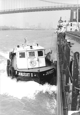 1st Mate Ric Starcke and GLMA cadet Paul Brown get the mail in Dteroit