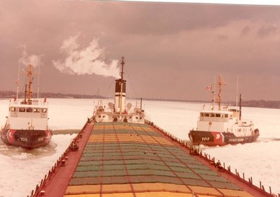 Ice Breakers Mackinaw,Canadian De-Gonuay St. Clair River 1984.JPG (65.44 KiB) Viewed 3109 times Ice Breakers Neaha Bay and Bristles.<br /><br /> Metz photo