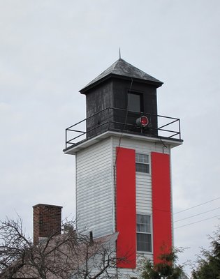 Range light tower