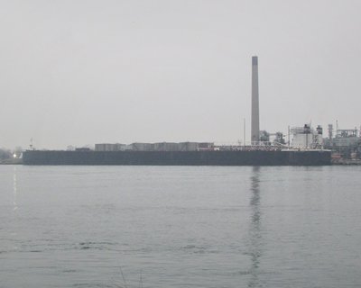 American Integrity getting a fill up before proceeding to Superior for another load of coal.