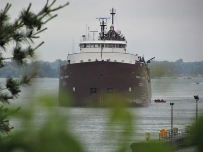 It appeared the deck crew and a crew in the work boat below were working to tie Jackson to the dock.