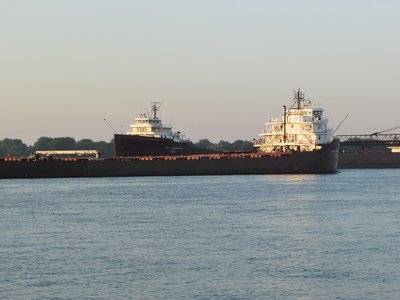 A very silent meeting of Fleet-mates Kaye E. Barker and Lee A. Tregurtha. I wasn't the only one who was disappointed.