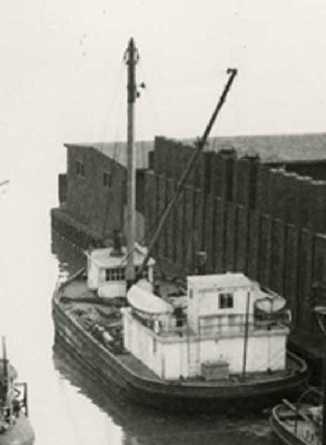 USCG.DetroitDepot.April.11.1932.MysteryHoistVessel.lowres..jpg