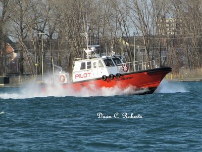 Pilot boat Huron Spirit speeding back to dock.