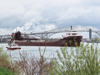 Lee A. Tregurtha (Superior) being met by the pilot boat.