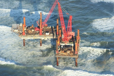 JackUpBarges.jpg