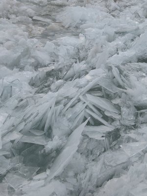 2014-01-12a Only fragments left.jpg (260.62 KiB) Viewed 1094 times Water was free-flowing only feet away