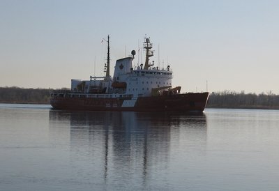 Finished with ice-breaking and convoy duties on Lake Superior, she heads to home port with our many thanks!