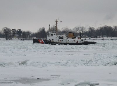 Escorting the Algosteel