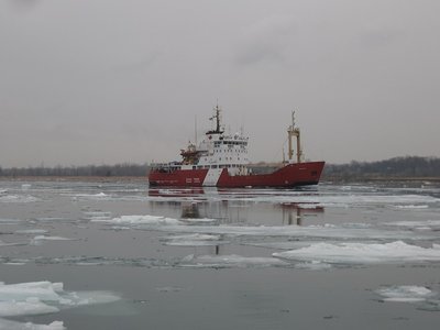 2015-03-26a Risley.jpg (89.35 KiB) Viewed 1312 times Leading Algosea to Lake Erie.