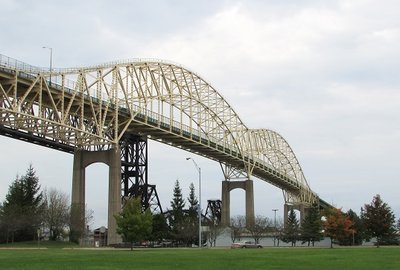 2015-09-24f Int_Bridge.jpg (95.42 KiB) Viewed 1777 times The International Bridge connecting Sault Ste. Marie, MI with Sault Ste. Marie, Ontario, Canada. Ships pass under this bridge as they enter or leave the Locks.