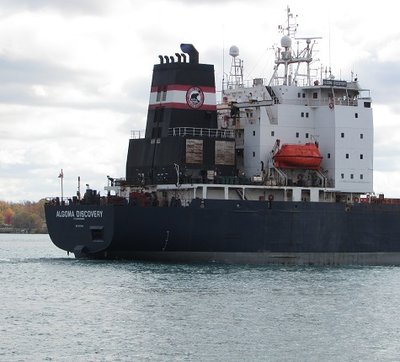 Algoma Discovery's pilot house, crew quarters, life boat, and stack.