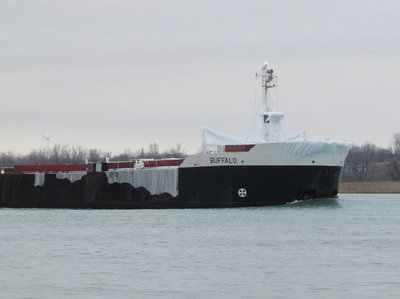 2015-12-30b Buffalo icy bow.jpg (99.12 KiB) Viewed 2422 times First signs of an icy bow on the St. Clair River!