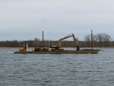 2016-01-22e Tug & barge.jpg (92.47 KiB) Viewed 1568 times Small tug and barge passing down river at Sans Souci.