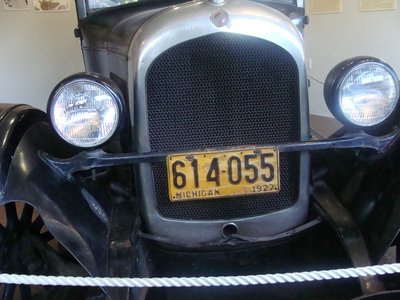 1927 Chrysler resize.jpg (281.82 KiB) Viewed 3309 times 1927 Chrysler that came from the City of Bangor.