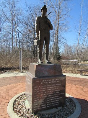 2016-02-20e Ft. Tunnel Blast Memorial.jpg (132.98 KiB) Viewed 1772 times This statue is at Ft. Gratiot County Park. Historical information is available on the web.