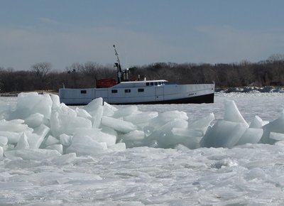 2016-02-20a Josh II.jpg (109.03 KiB) Viewed 1772 times Although this ice field above the Bluewater Bridges was maybe a city block square, it was thick enough to give Josh II some trouble getting back to Sarnia.