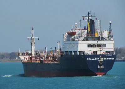 2016-04-15e ThalassaD.jpg (92.62 KiB) Viewed 2387 times Thalassa Desgagnes was up-bound to the Sarnia Fuel Dock when they met down river.